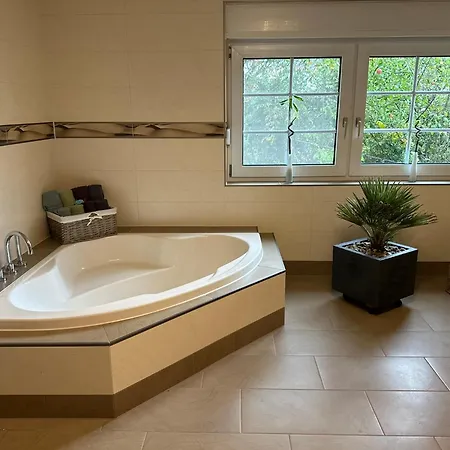 Palais -mehrgehtnicht-maisonette Апартаменты Grossweitzschen