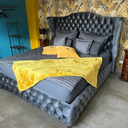 Palais -mehrgehtnicht-maisonette * Grossweitzschen