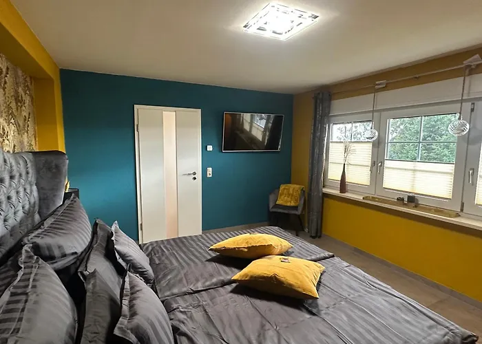 Palais -mehrgehtnicht-maisonette Apartment *